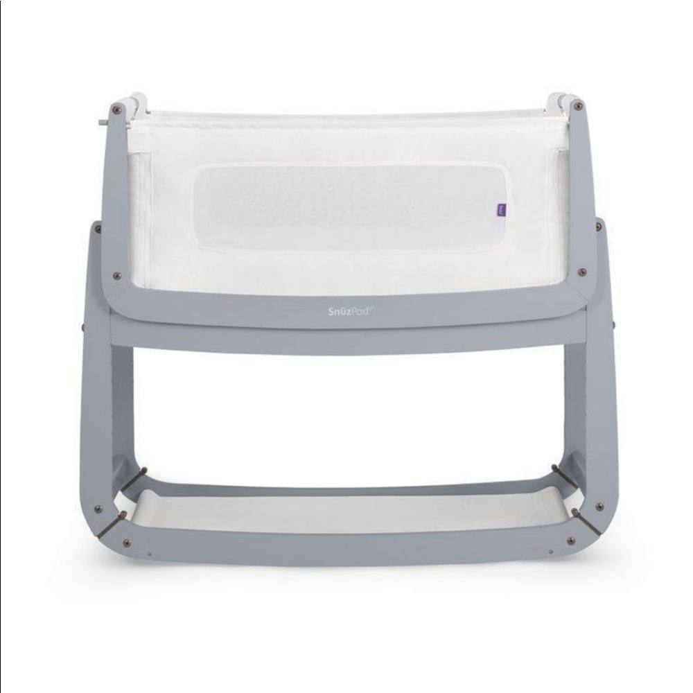 Baby convertible bassinet